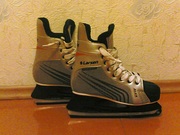 ПРОДАЮ КОНЬКИ LARSEN 44 РАЗМЕРА. ЦЕНА 500 РУБ.